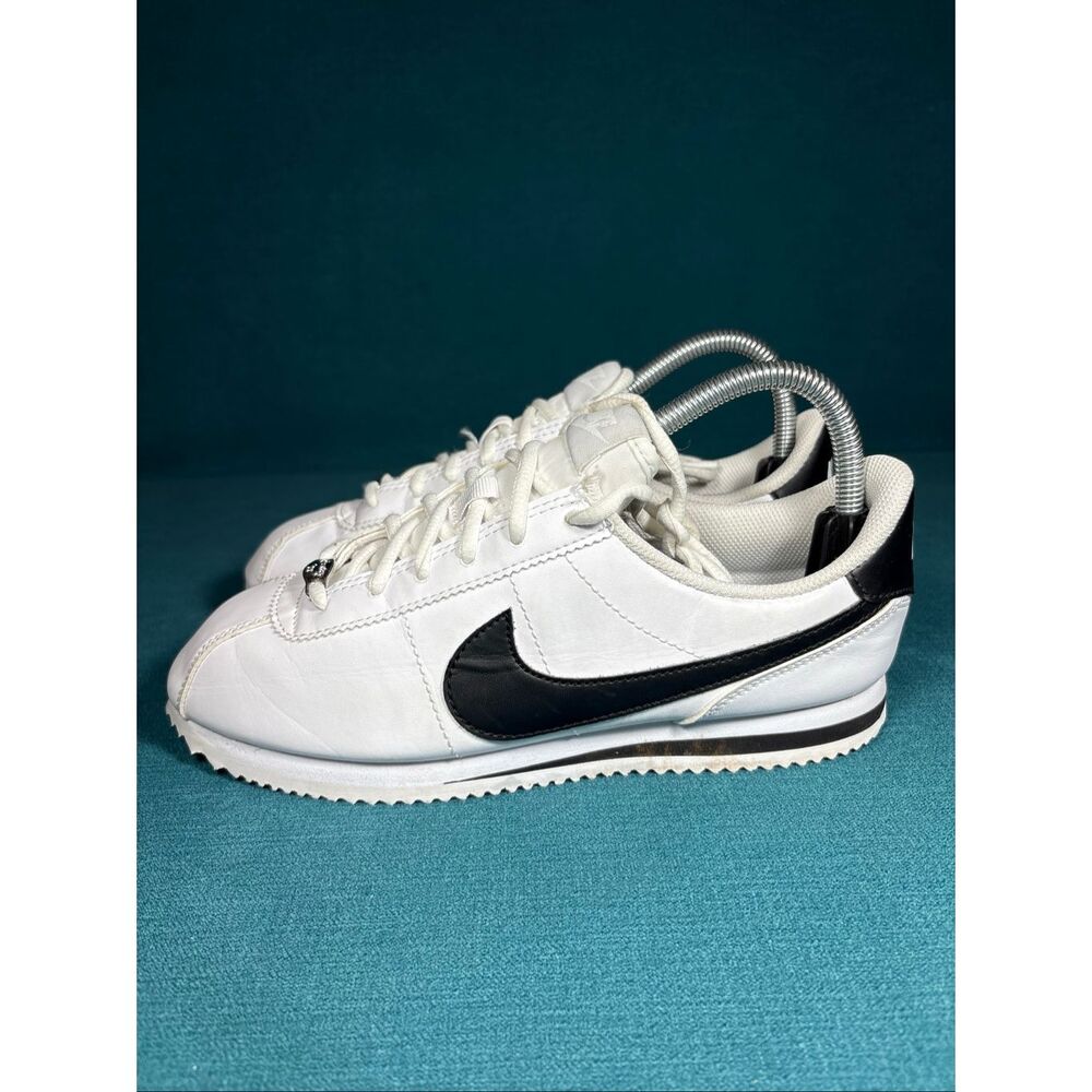 Nike Cortez Basic SL GS White Black • Size 7Y (Fits 8.5 US Women / 40 EUR) • SKU